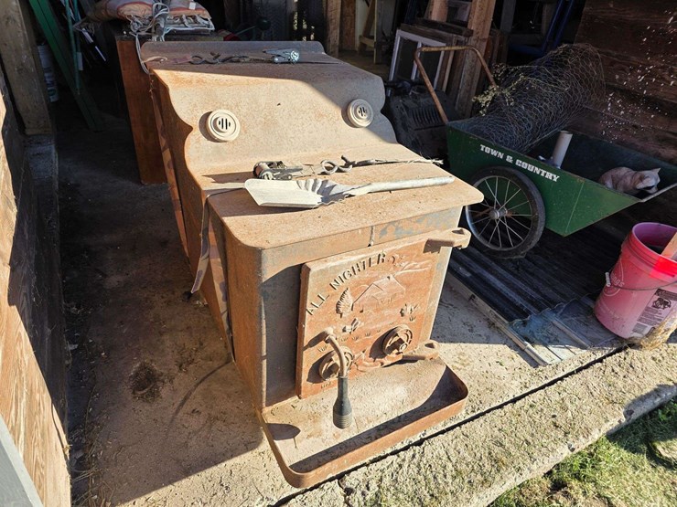 all-nighter-wood-stove,-brick-lined,-model:-big-s-image-1