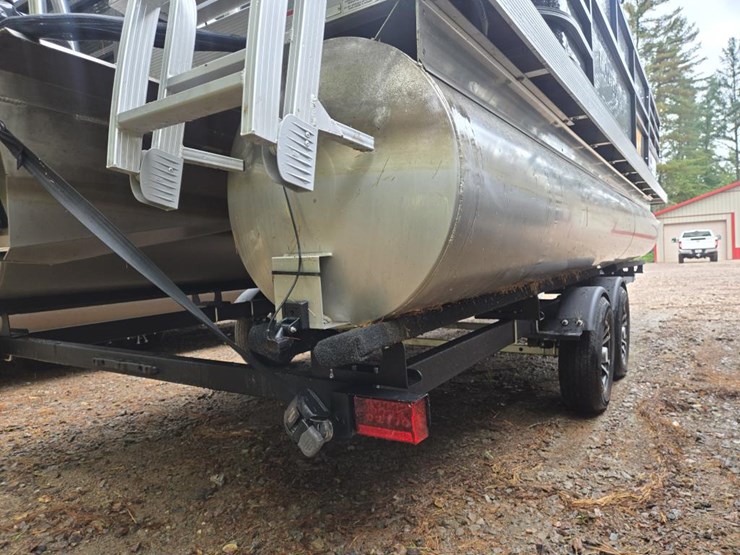 #1226-•-montego-bay-8522-pontoon-boat-w/-trailer-image-12