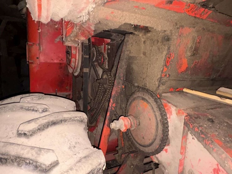 massey-ferguson-300-image-5