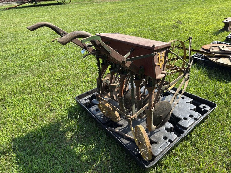 van-brunt-horse-drawn-grain-drill-image-3