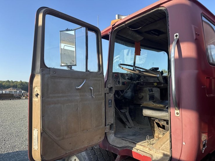 1986-mack-dm686sx-image-27