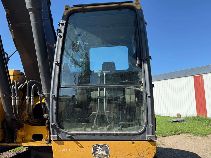 deere-225d-lc-image-21