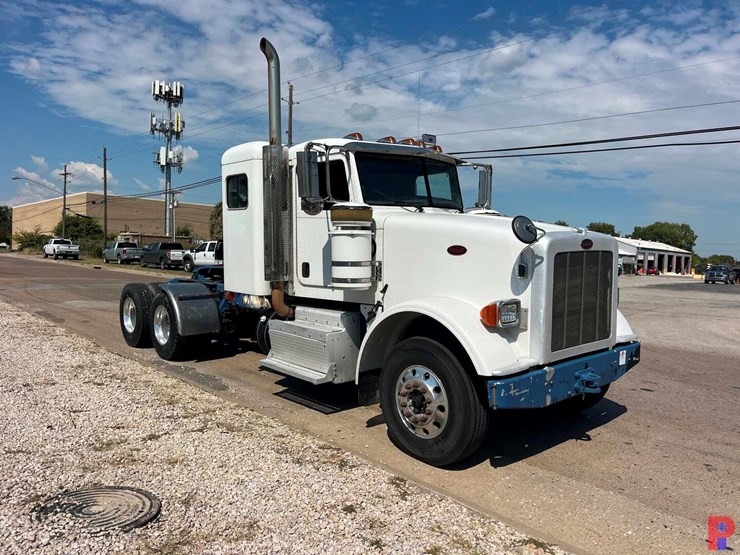 2012-peterbilt-367-image-1