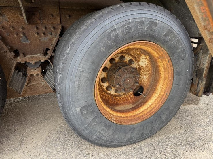 #1084-•-2006-sterling-tandem-axle-patrol-truck-image-98