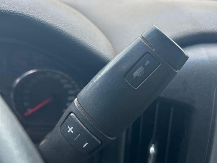 2015-chevrolet-silverado-2500-image-26