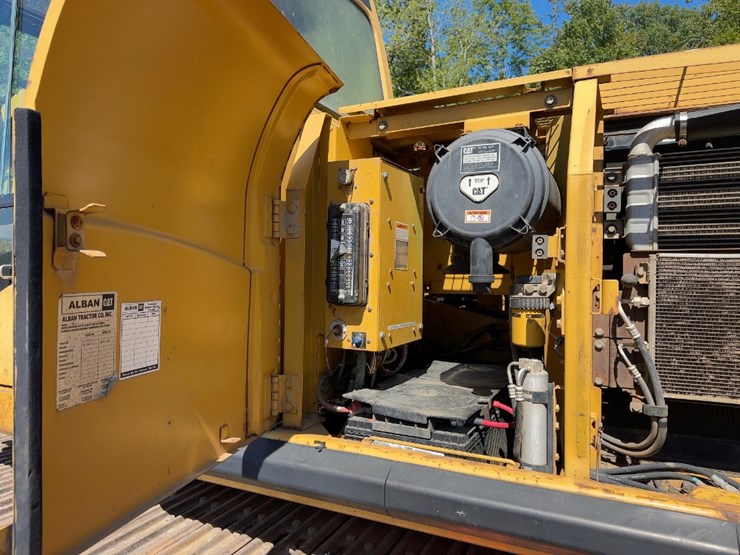 2004-caterpillar-320cl-hydraulic-drill-rig-image-29