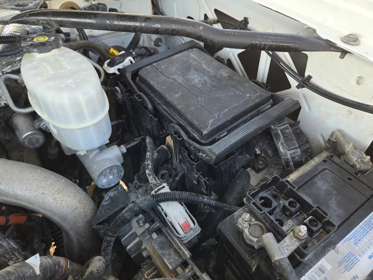 2015-chevrolet-3500-image-44