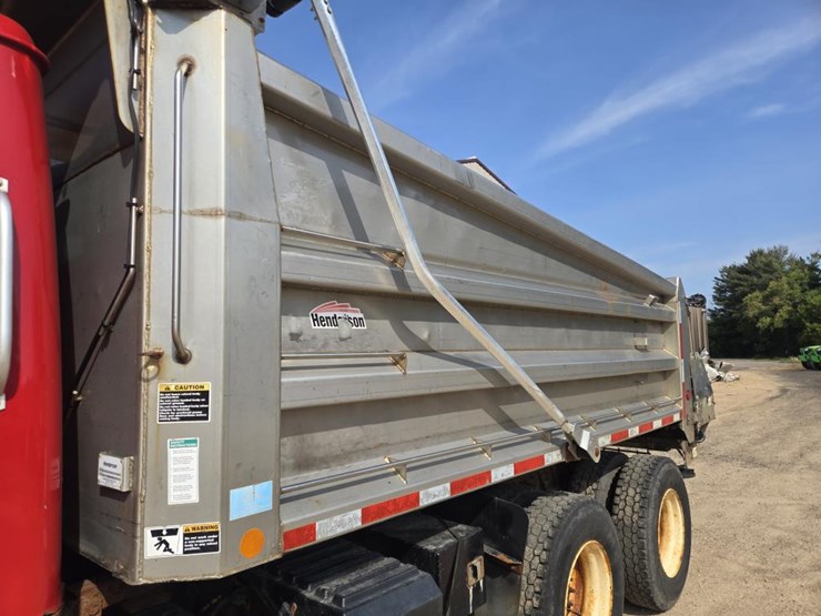 #1243-•-2002-international-6x4-dump-truck-image-13