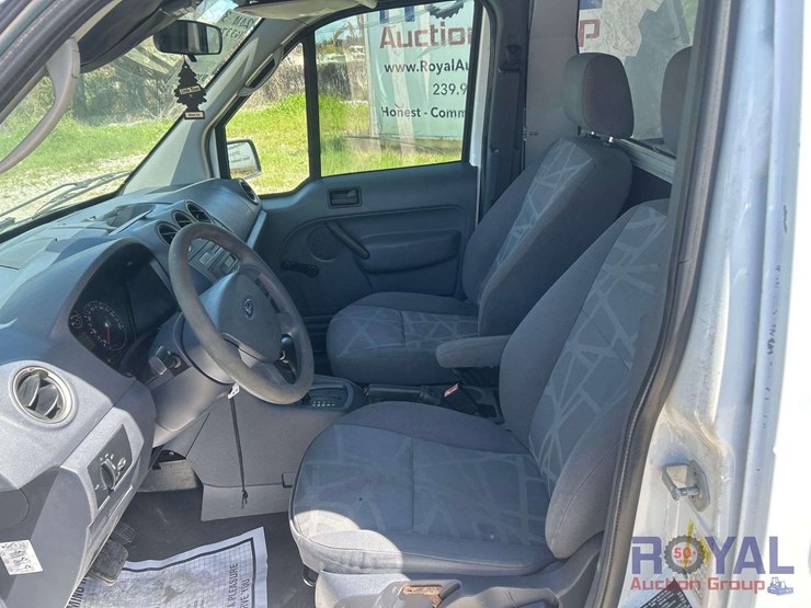 2010-ford-transit-connect-image-13