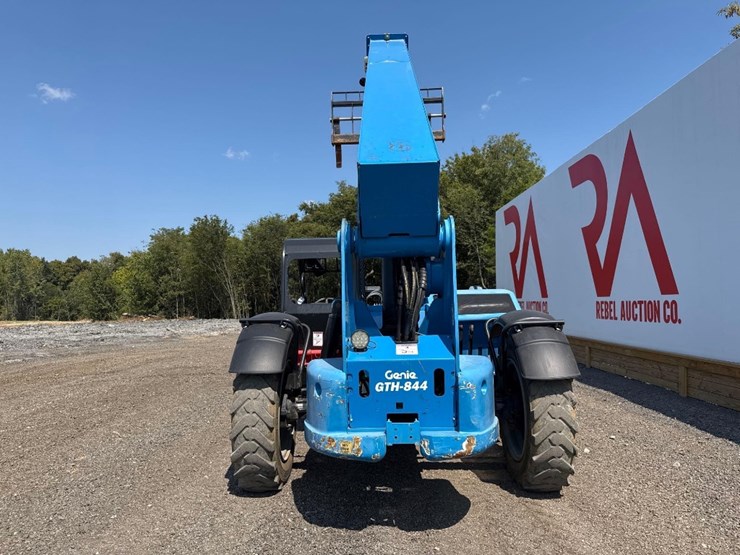 2018-genie-gth844-image-7