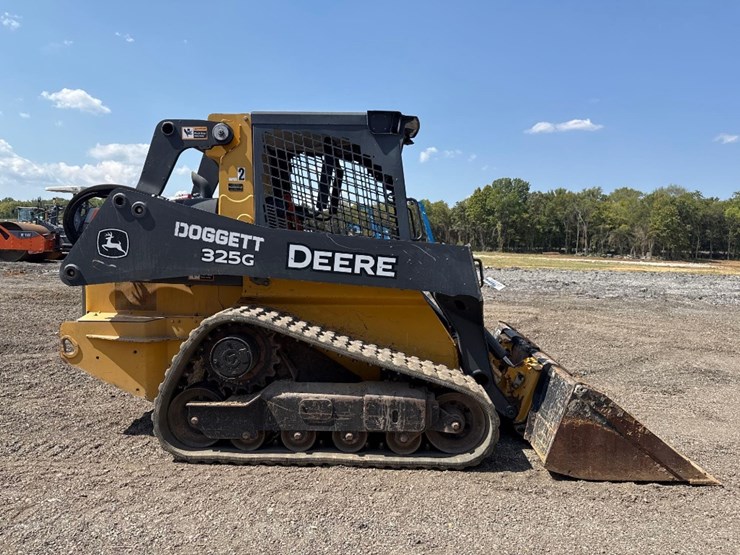2019-deere-325g-image-5