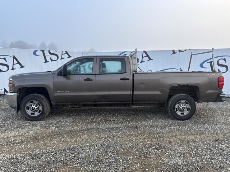 2015-chevrolet-2500-image-2