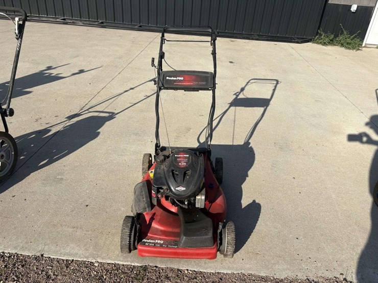 poulan-pro-walk-behind-lawn-mower,-22”,-6.25-hp-b&s,  *needs-tune-up-image-3