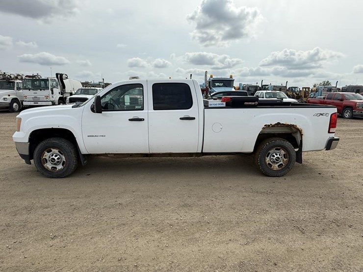 2011-gmc-2500hd-image-1