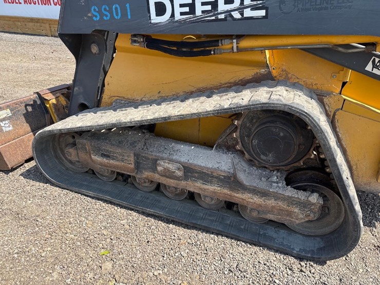 2012-deere-333d-image-10