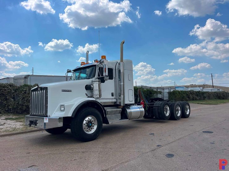 2013-kenworth-t800-image-9