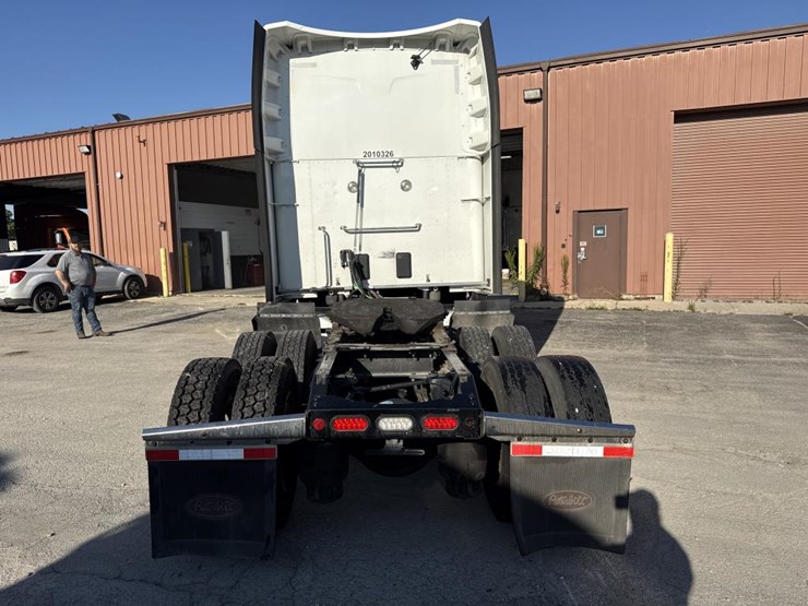 2020-peterbilt-579-image-4