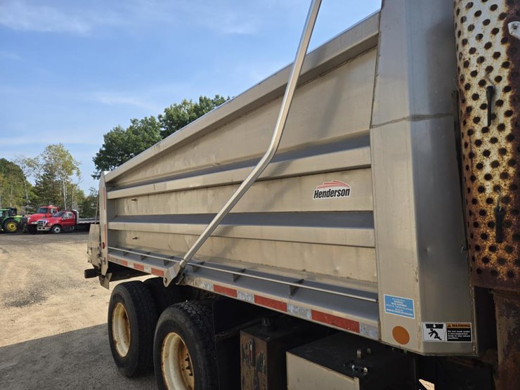 #1243-•-2002-international-6x4-dump-truck-image-9
