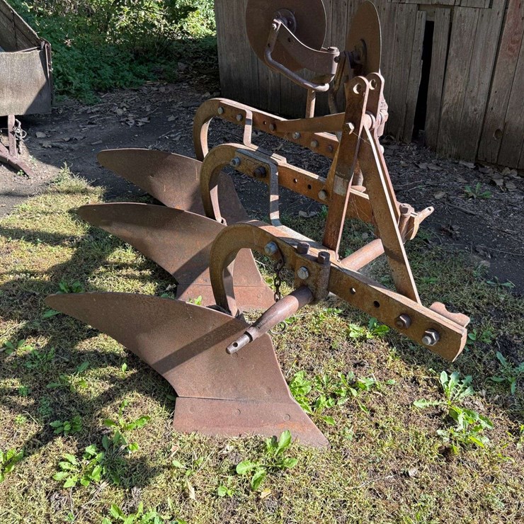 3 Bottom Ferguson Plow, 3pt Hookup