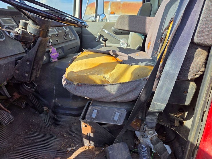 ford-l9000-image-12