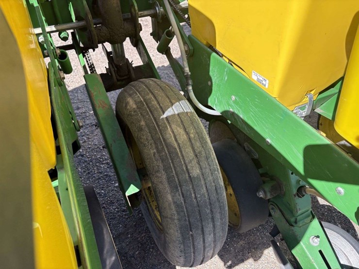 john-deere-7200-image-21