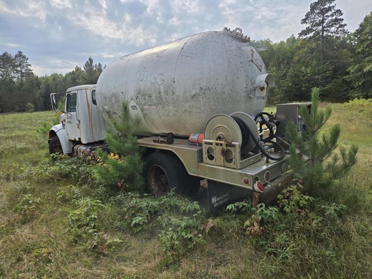 #2592-•-propane-truck-image-3