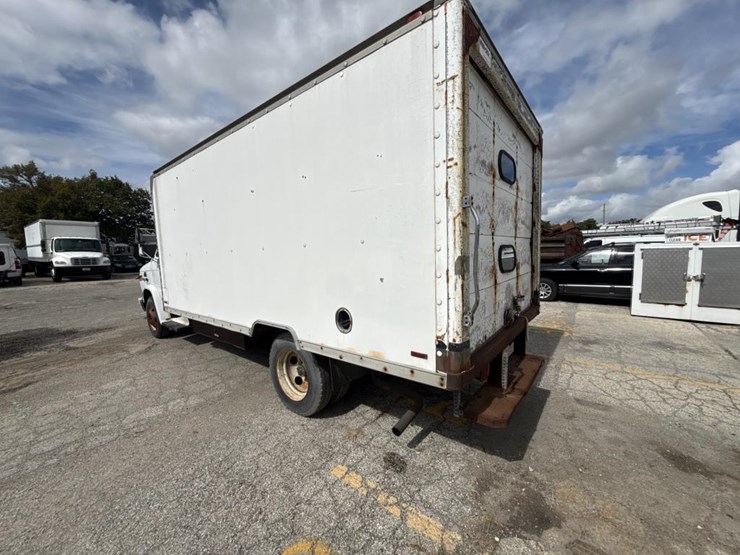 1996-gmc-3500-image-3