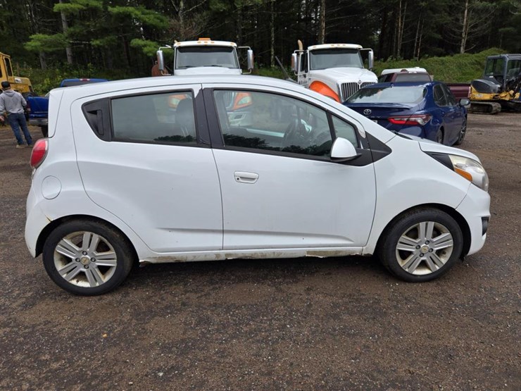 #1580-•-2013-chevrolet-spark-compact-vehicle-image-6