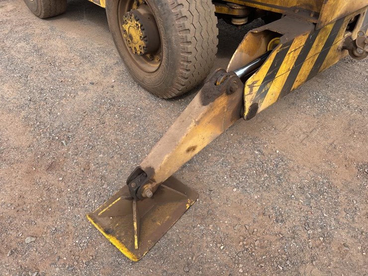 #1800-•-galion-2-stage-crane-truck-image-26