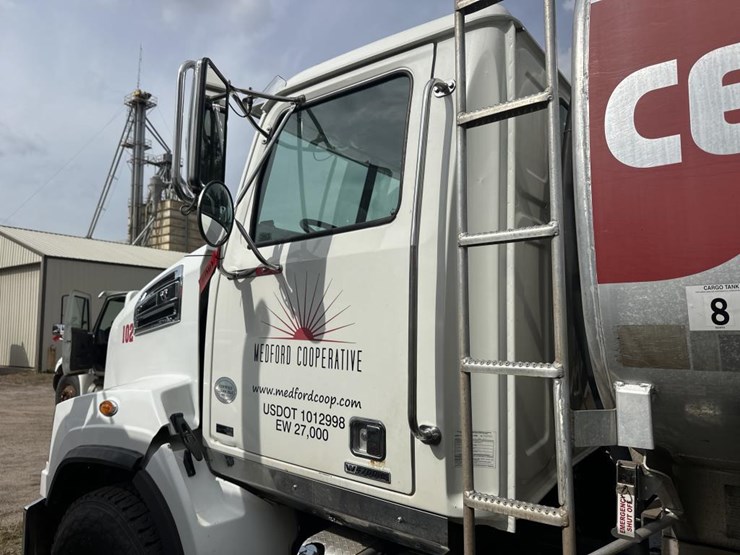 2015-western-star-4700sb-image-10