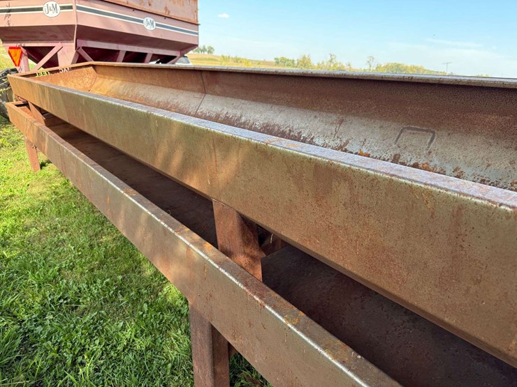 (2)-macksteel-feed-bunks,-22’-long,-43”-wide,-29”-tall,-15”-deep-image-4