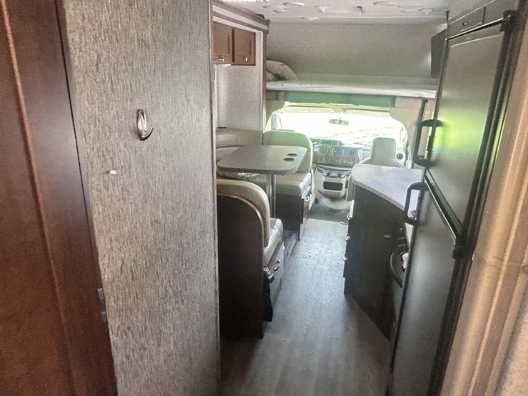 2017-ford-e450-image-60