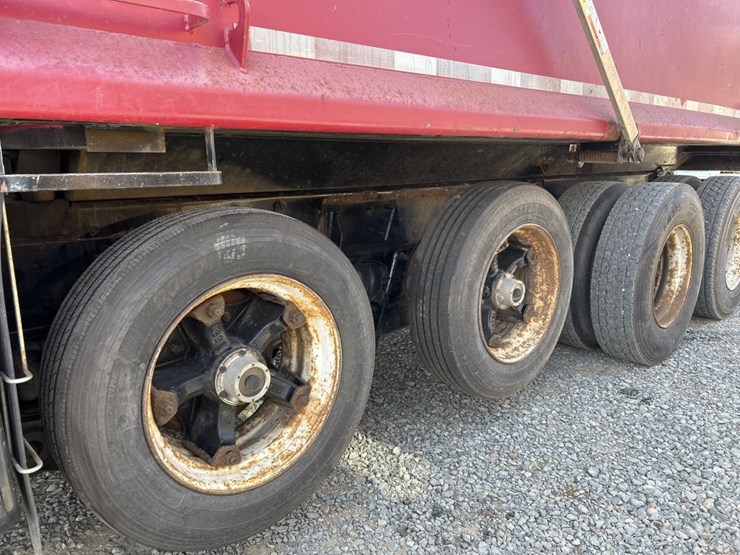 1995-mack-dm690s-image-23