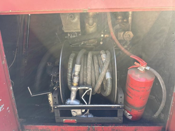 #1816-•-1989-international-1955-tanker-truck-image-34