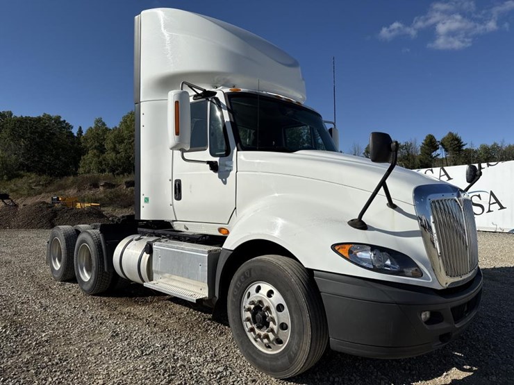 2017-international-prostar-image-7