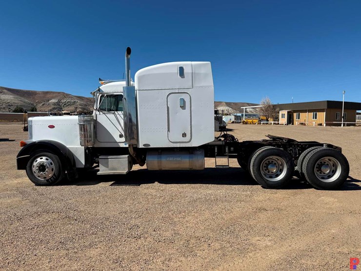 2004-peterbilt-379-image-2
