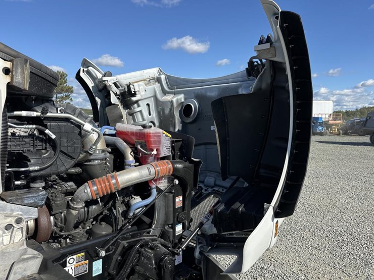2025-kenworth-t880-image-64