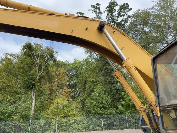 komatsu-pc300-3-image-15