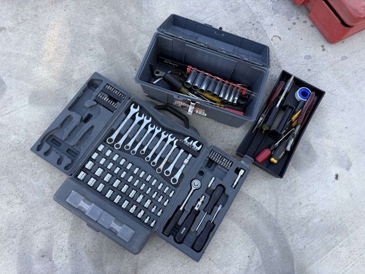 metric/sae-wrenches,-3/8”-drive-sockets,-bits,-in-poly-case;-sae-3/8”-drive-sockets,-other-tools-in-image-1
