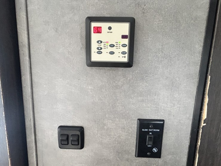 2021-ford-e450-image-69