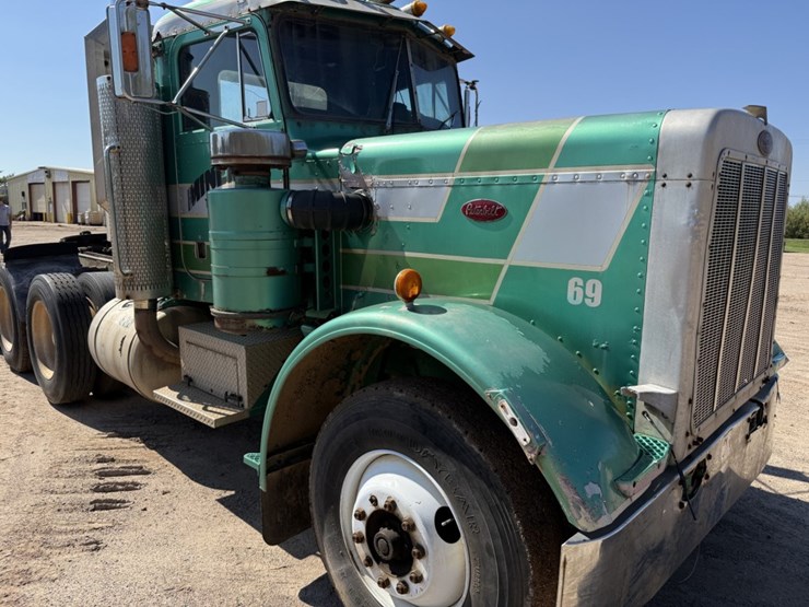 #1752-•-1979-peterbilt-day-cab-heavy-haul-image-37