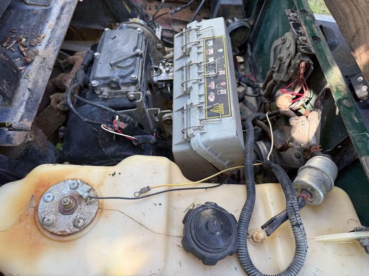 2002-ez-go-work-horse,-tilt-dump-box,-easy-restoration-on-body-per-seller,-one-minor-dent-and-seat,-image-18