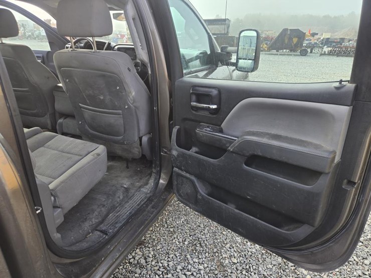 2015-chevrolet-2500-image-36