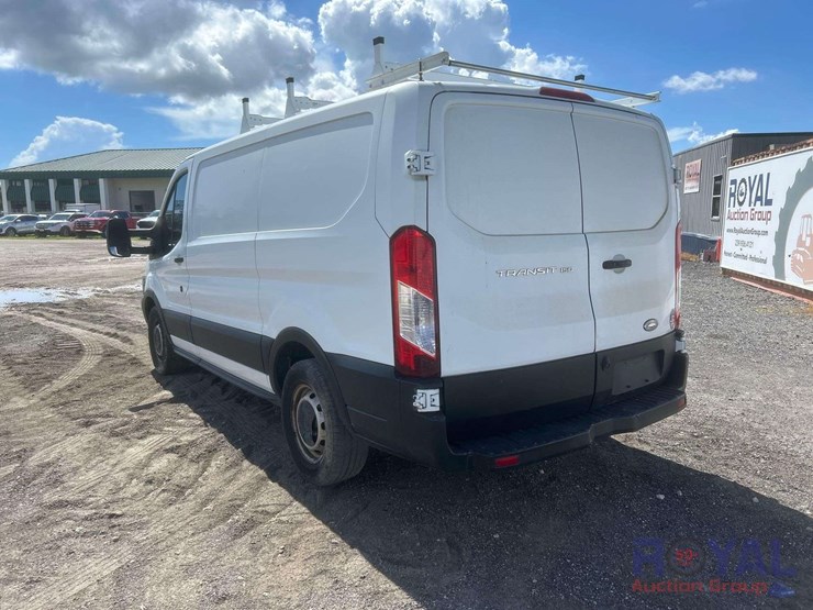 2015-ford-transit-image-3