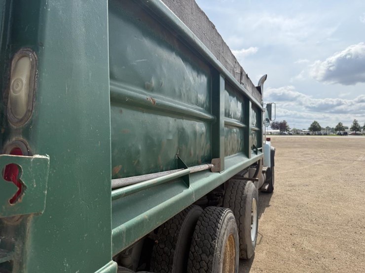 1995-ford-l9000-image-30