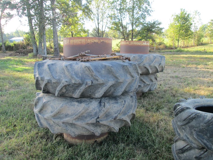 #29206-•-lot-of-(4)-18.4-38-tractor-tires-image-1