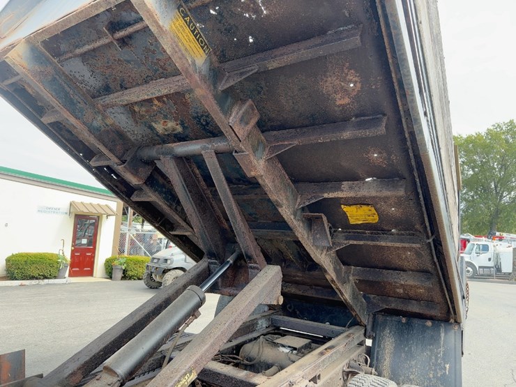 2003-isuzu-npr-image-13