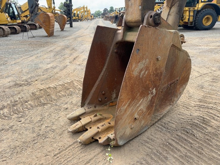 komatsu-pc300-3-image-9