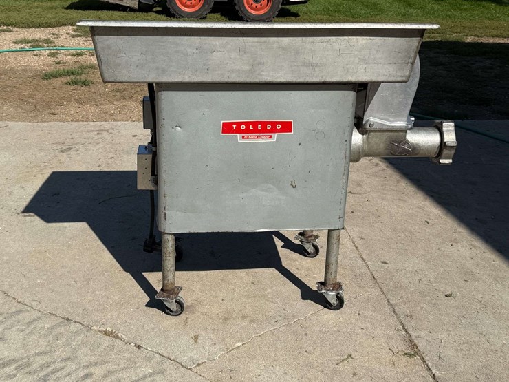 toledo-commercial-meat-grinder,-220v.-this-item-is-located-in-south-dakota,-therefore-south-dakota-s-image-2