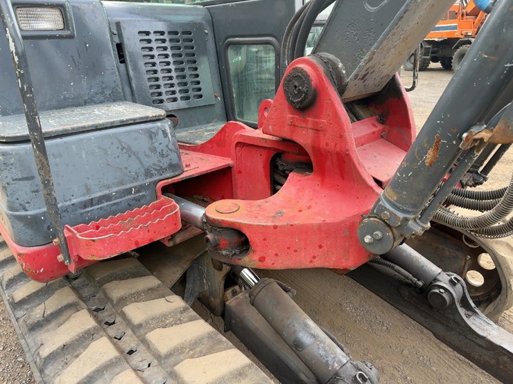 2005-takeuchi-tb175-image-18